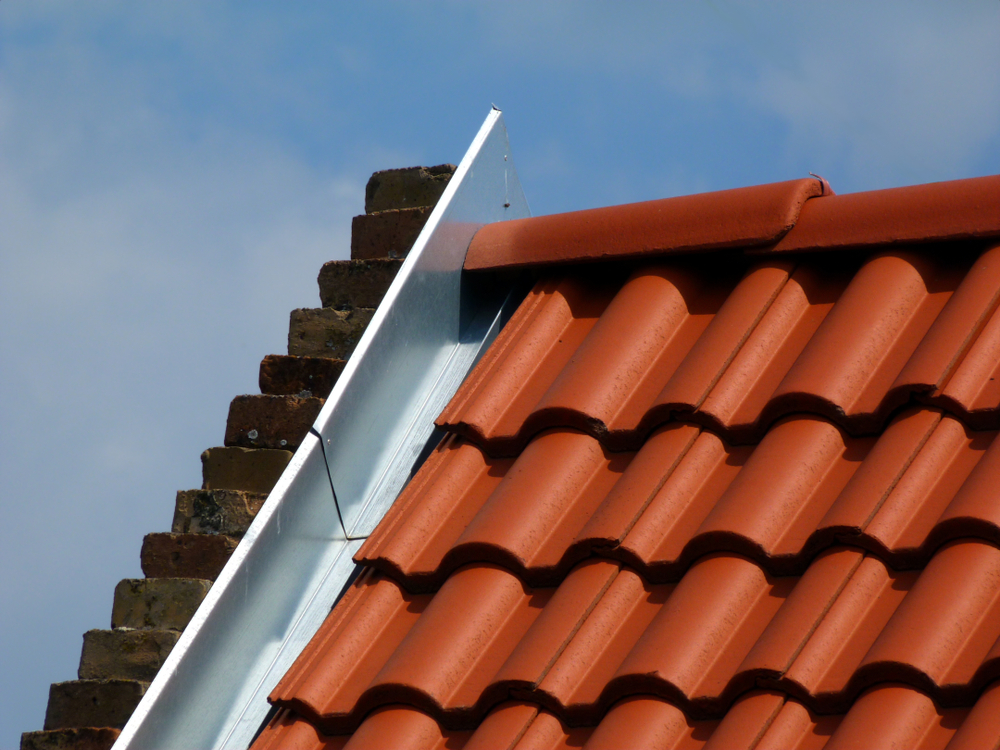 La couvertine : un élément essentiel pour votre toiture - Au bac d'eau